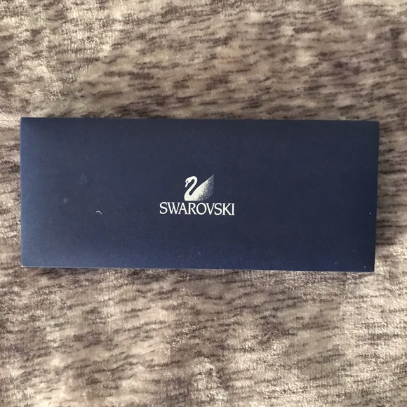 Swarovski Layered Necklace - Picture 3 of 3